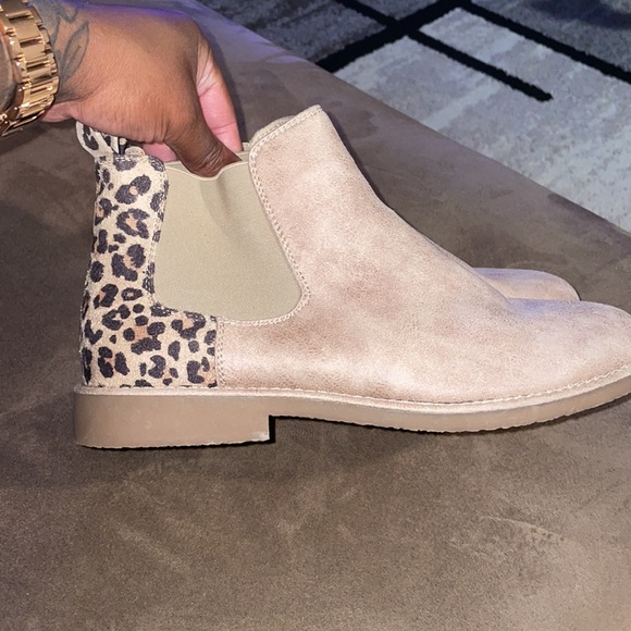 Cute booties - Picture 2 of 3